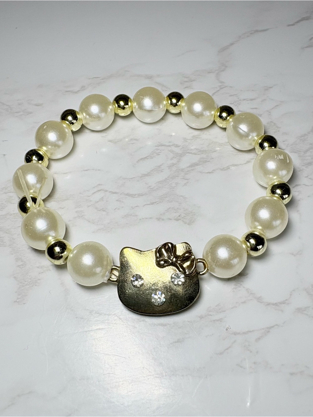Pearl Bead Hello Kitty Charm Bracelet - Gold & Cream